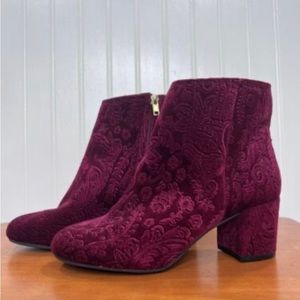 Zigi Soho Velvet Maroon Bootie Paisley Design Size 8